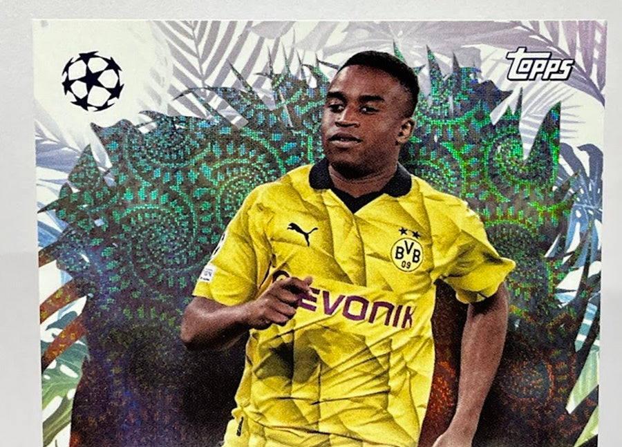 2023-24 Topps Carnaval UEFA AU Youssoufa Moukoko Borussia Dortmund