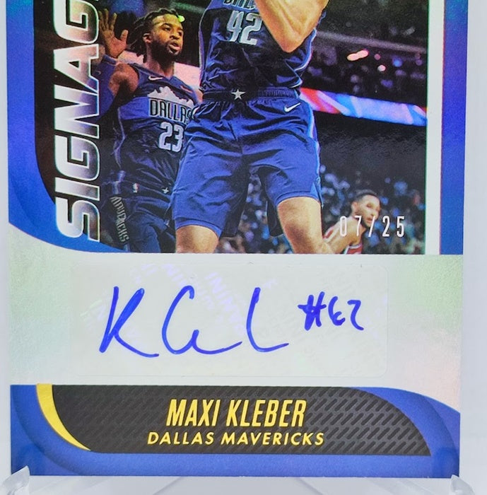 2018-19 Panini Threads Signage AU Maxi Kleber Dallas Mavericks 07/25 #31