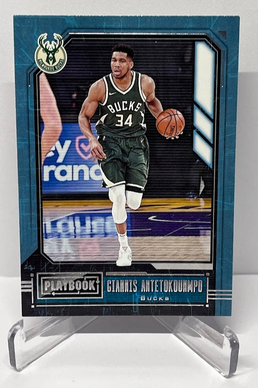 2020-21 Panini Playbook Giannis Antetokounmpo Bucks #185