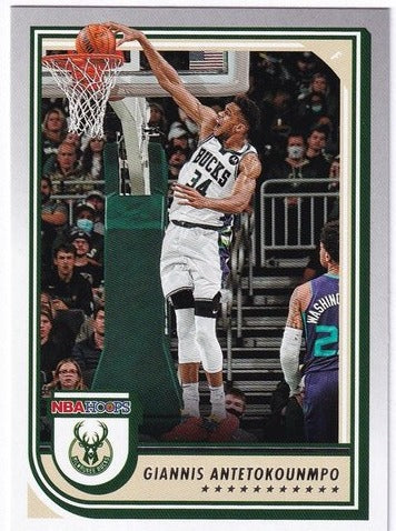 2022-23 Panini Hoops Giannis Antetokounmpo Bucks #44