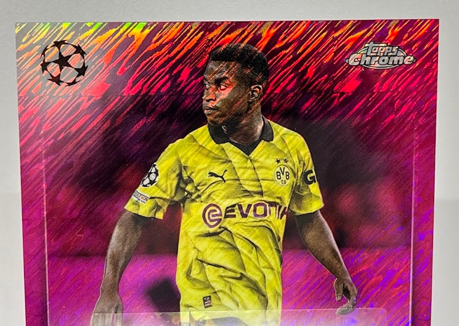 2023-24 Topps Chrome UEFA Pink Shimmer AU Youssoufa Moukoko BVB 034/250