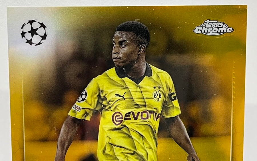 2023-24 Topps Chrome UEFA Gold AU Youssoufa Moukoko BVB 19/50