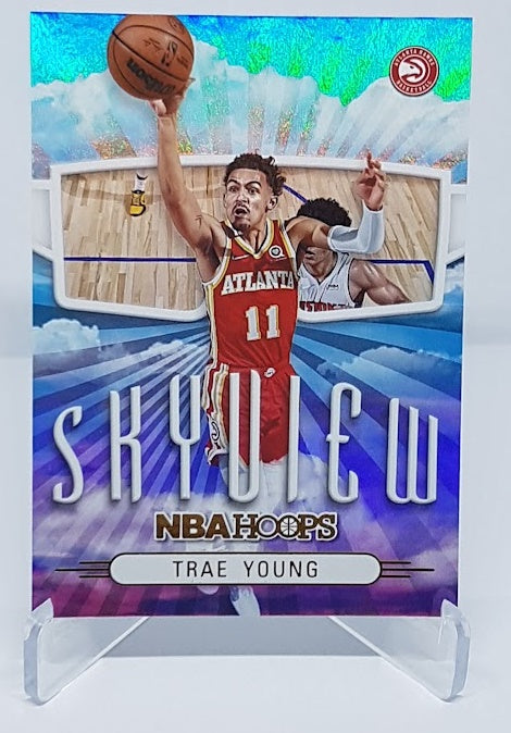 2022-23 Panini Hoops Skyview Holo Trae Young Hawks #10