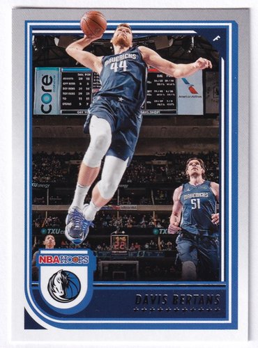 2022-23 Panini Hoops Davis Bertans Mavericks #125