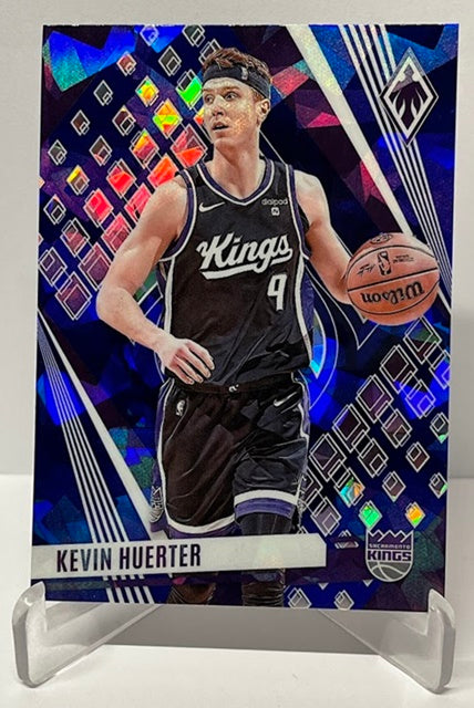 2023-24 Panini Phoenix Blue Cracked Ice Kevin Huerter Kings #193