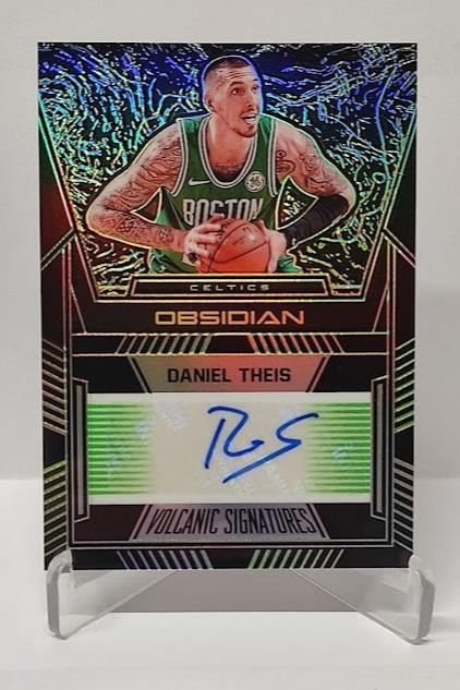 2019-20 Panini Obsidian Volcanic Signatures Daniel Theis Boston 07/25