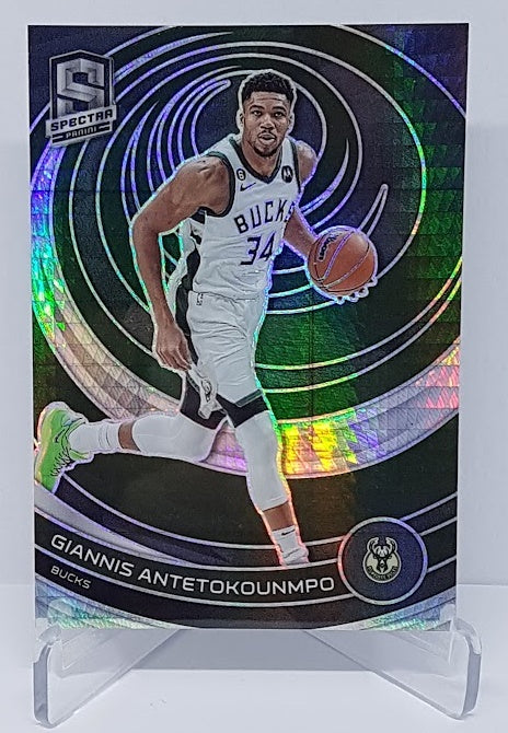 2022-23 Panini Spectra Asia Prizm Giannis Antetokounmpo Bucks #32