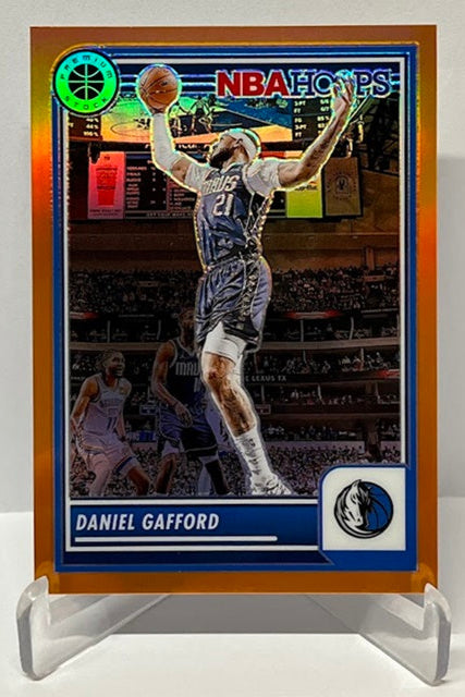 2023-24 Panini Hoops Premium Orange Prizm Daniel Gafford Mavericks 105/299 #167