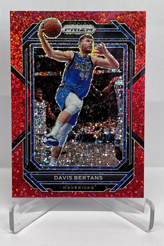 2022-23 Panini Prizm Red Sparkle Davis Bertans Mavericks #189